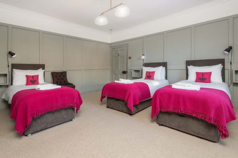 Triple bedroom