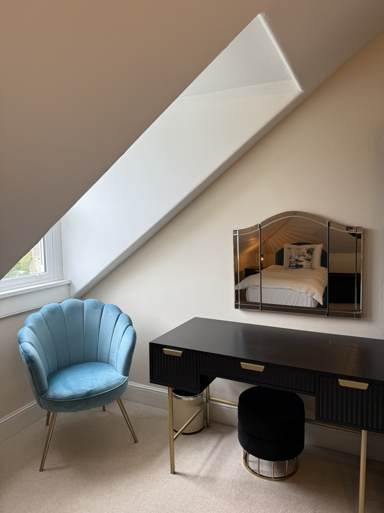 Bedroom detail